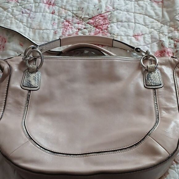 Coach   - Picture 5 of 9